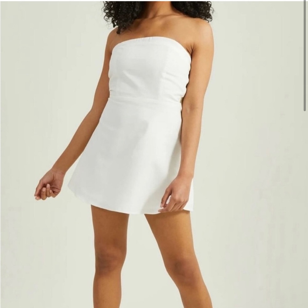 white strapless bow dress